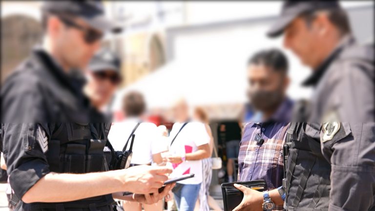 Επιχείρηση της Ελληνικής Αστυνομίας στο κέντρο της Αθήνας.