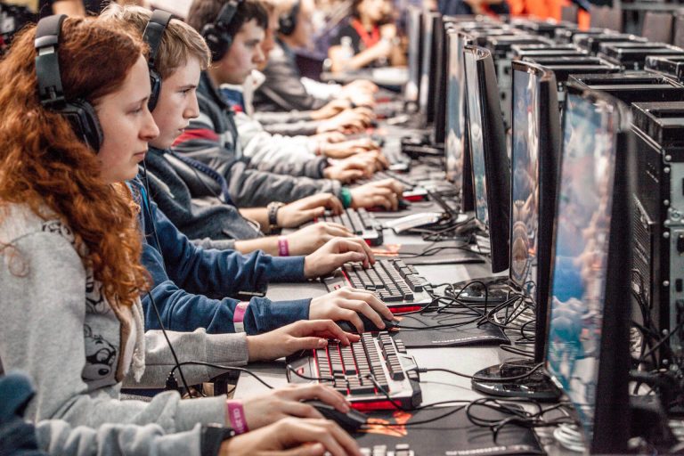 Τα ΚΑΠΗ άνοιξαν, αλλά με μεγάλη καθυστέρηση…