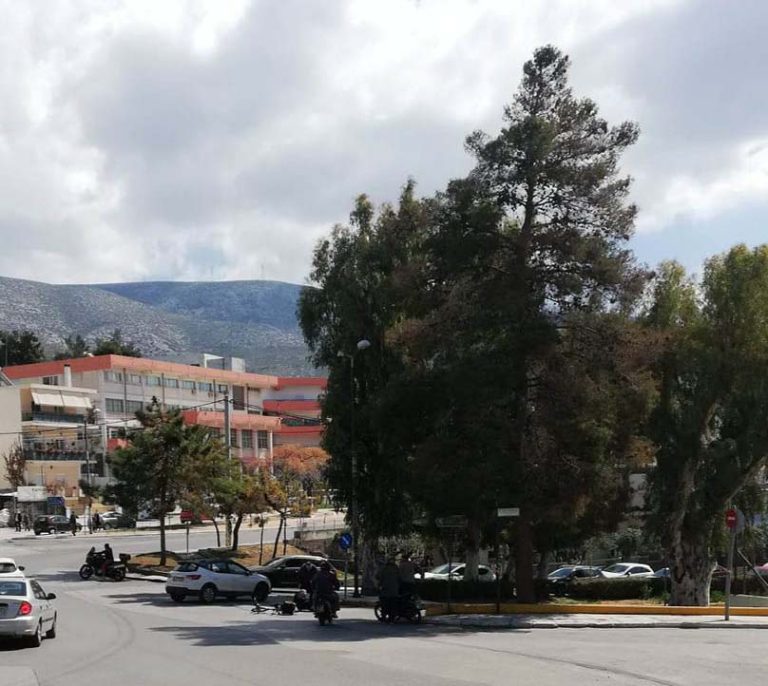 Τρίτο τροχαίο ατύχημα στην πλατεία Π.Π. Γερμανού μέσα σε μία εβδομάδα: Σήμερα σύγκρουση αυτοκινήτου με ποδήλατο και ανησυχία για την ασφάλεια των πεζών.